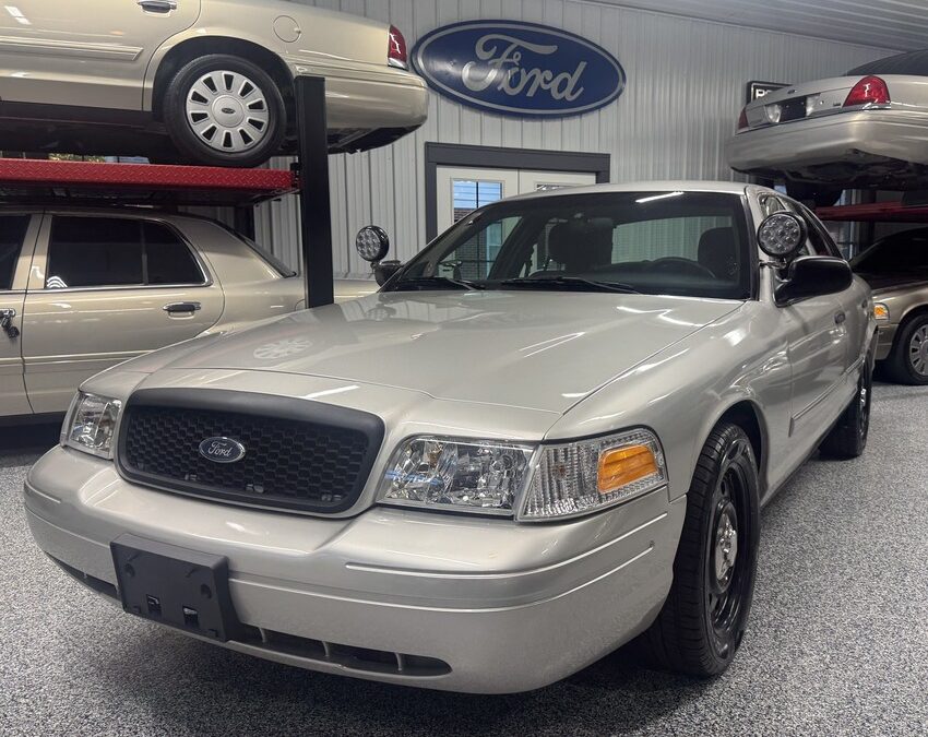 2010 Ford Crown Victoria POLICE INTERCEPTOR P7B – $12,900