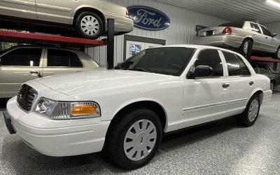 2011 Ford Crown Victoria Police Interceptor P7B  ONLY 9,506 MILES AND 146 IDLE HOURS!!!  ***$21,900.00***